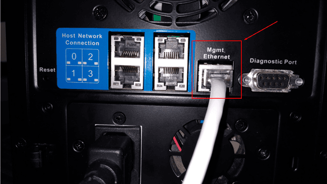 Conectando o cabo à porta do dispositivo modular