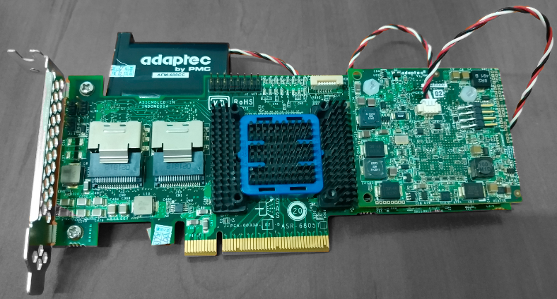 Adaptec ASR-6805T wysokowydajny kontroler sprzętowy dla podsystemów pamięci masowej w budynkach.