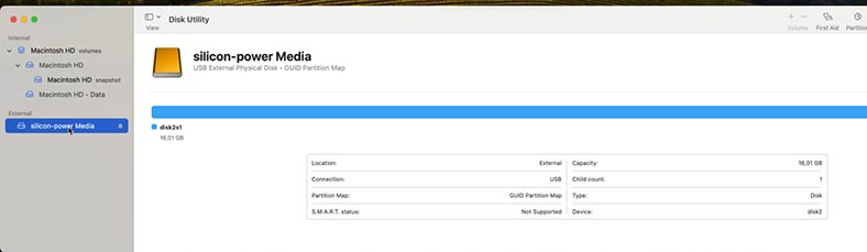 При подключении Linux накопителя к mac, он его видит