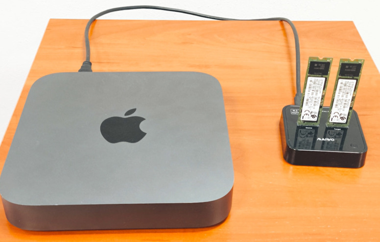 Connect two identical SSDs or HDDs to the Mac mini Connect two identical SSDs or HDDs to the Mac mini