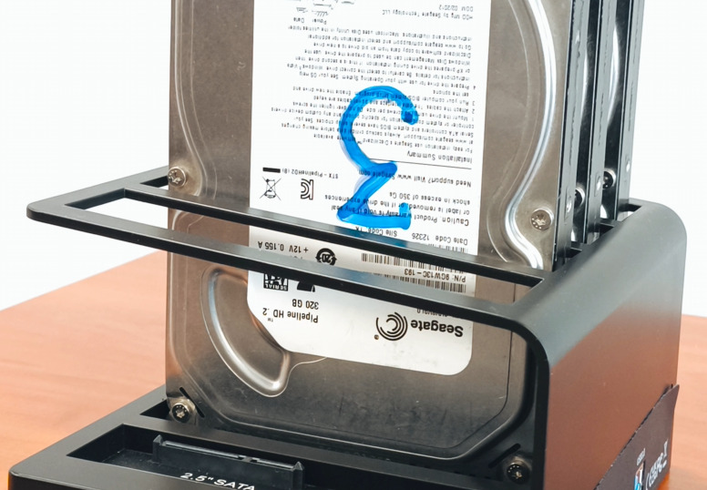 Connecting drives to a Mac via a docking station Connecting drives to a Mac via a docking station