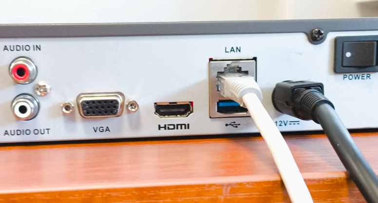Hikvision DS-7608NI: HDMI and VGA video outputs Hikvision DS-7608NI: HDMI and VGA video outputs