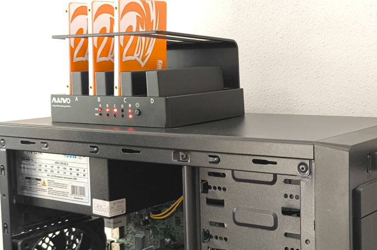 Connecting server drives to a computer via external dock station